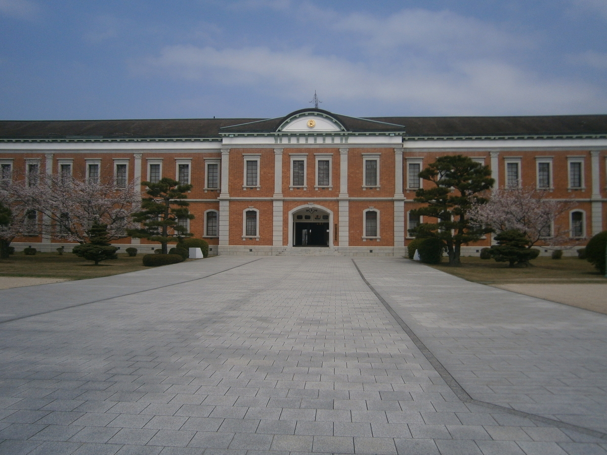 江田島市】旧海軍兵学校生徒館【坂の上の雲】 - 袴ブーツで古民家