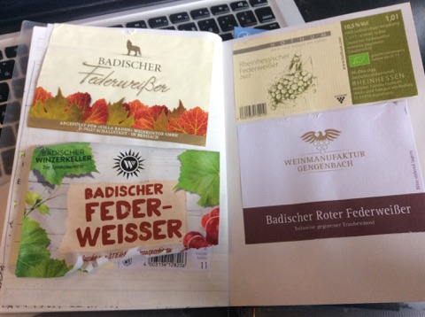 ベルリン見聞録 食欲の秋 ドイツの秋の味覚は 発酵し続けている Federweisser生ワインと え 毒キノコ 旬の終わりのpfifferlingアンズ茸をご紹介 ベルリンから人生敗者復活戦
