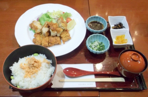 都営大江戸線光が丘駅を最寄駅とする東京都練馬区光が丘５丁目にある喫茶店麻布茶房あざぶさぼう光が丘IMA店の油淋鶏(ユーリンチー)御膳