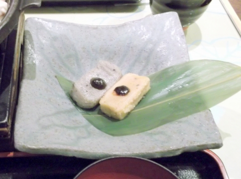 f:id:morigen1:20170410161406j:plain JR山手線とJR埼京線とJR中央線と京王線と小田急小田原線と東京メトロ丸の内線の新宿駅を最寄駅とする東京都新宿区西新宿1丁目にある和食のあらし山良彌新宿店の京風すき焼き御膳のデザート