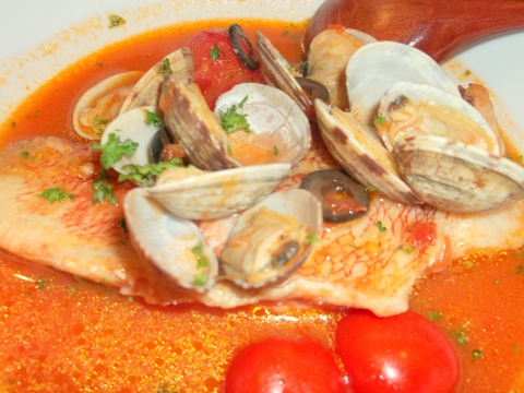 都営大江戸線光が丘駅とする埼玉県和光市白子１丁目にある居酒屋蝦夷えみしのカサゴのアクアパッツア