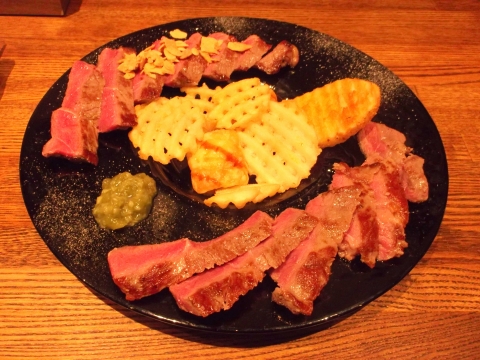 せんげん台駅駅東口側千間台東東に東にある鉄板ビストロラ・プランシュのアンガス牛プライムステーキ