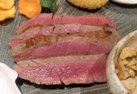 せんげん台駅駅東口側千間台東東に東にある鉄板ビストロラ・プランシュのフランスバサス牛ヒレ肉