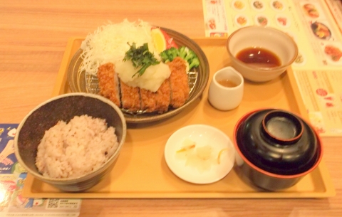 東京都練馬区光が丘5丁目にあるファミリーレストラン「Jonathan's ジョナサン 練馬光が丘店」