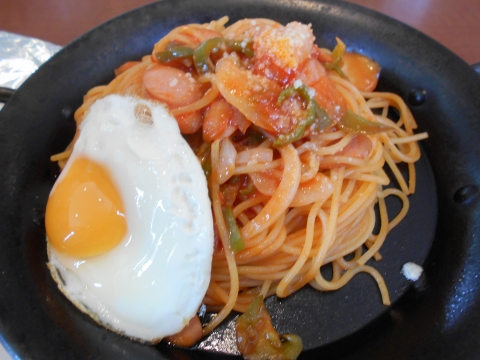 埼玉県越谷市千間台西1丁目にあるイタリアン料理の店「グラッチェガーデンズ　せんげん台店」ナポリタンスパゲッティ