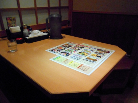 東京都練馬区光ヶ丘2丁目にある居酒屋「はなの舞　光が丘IMA公園通り店」店内