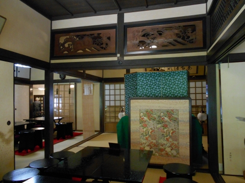 島根県鹿足郡津和野町後田口にある和食のお店「沙羅の木松韻亭」座敷席