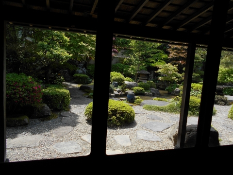 島根県鹿足郡津和野町後田口にある和食のお店「沙羅の木松韻亭」庭園