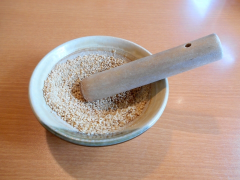 埼玉県さいたま市緑区美園５丁目にあるとんかつ料理店「かつ敏　浦和美園店」ゴマ