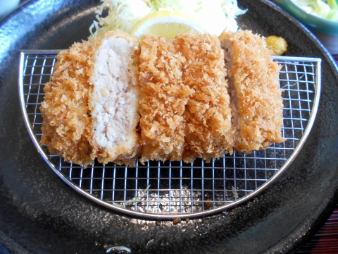 埼玉県さいたま市緑区美園５丁目にあるとんかつ料理店「かつ敏　浦和美園店」三元豚ヒレカツ