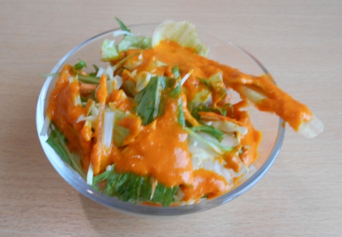 東武スカイツリーラインのせんげん台駅を最寄駅とする埼玉県越谷市千間台西２丁目にあるインドネパール料理のQUEENGARDENクイーンガーデンのバーべキューセットのサラダ