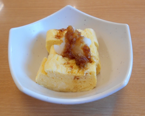 つくばエクスプレスの青井駅と六町駅を最寄駅とする東京都足立区青井６丁目にある回転寿司スシロー環七青井店のだし巻き玉子