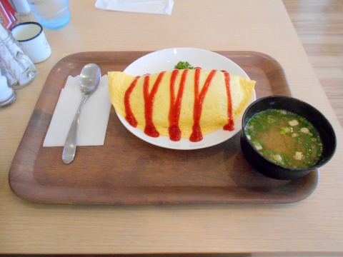 東武スカイツリーライン東武アーバンパークラインの春日部駅近くにある埼玉県春日部市中央1丁目にある喫茶店喫茶ラクーンの特製オムライスセット 東武スカイツリーライン東武アーバンパークラインの春日部駅近くにある埼玉県春日部市中央1丁目にある喫茶店喫茶ラクーンの特製オムライスセット