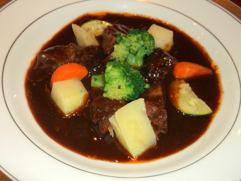 都営大江戸線の光が丘駅と練馬春日町駅を最寄駅とする東京都練馬区田柄５丁目にあるカフェCafeSalonGLORYカフェサロングロリーの超濃厚ビーフシチュー