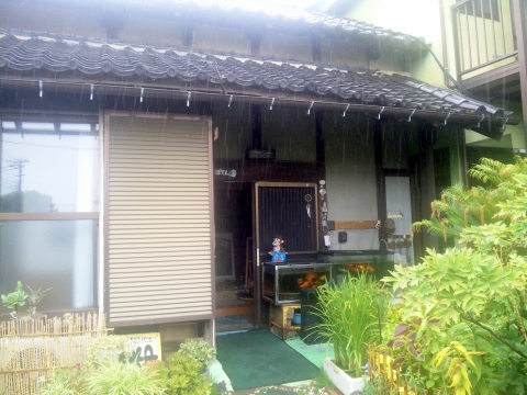 f:id:morigen1:20170822163229j:plain 埼玉県越谷市袋山にある喫茶店「古民家きっ茶店 さぼてんの家」店内