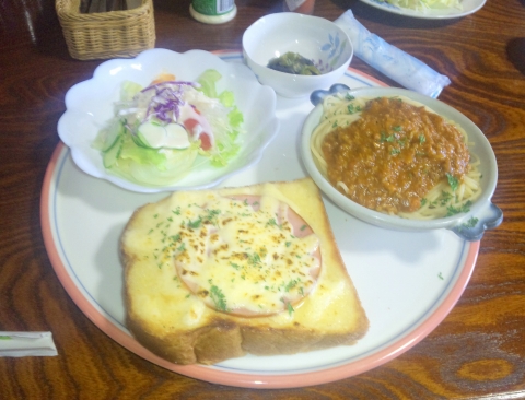 f:id:morigen1:20170822163357j:plain 埼玉県越谷市袋山にある喫茶店「古民家きっ茶店 さぼてんの家」ハムチーズトーストのプレート