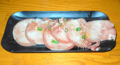 東武スカイツリーラインせんげん台駅を最寄駅とする埼玉県越谷市千間台東１丁目にある七輪焼肉安安せんげん台店の牛タン塩