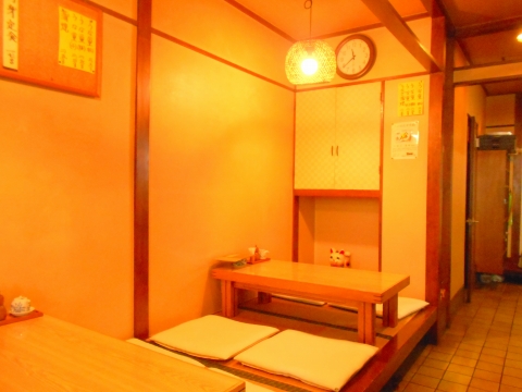 東武スカイツリーラインのせんげん台駅近くの埼玉県越谷市千間台西1丁目にある鰻と割烹うな由の店内