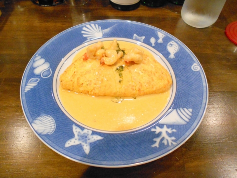 東武スカイツリーラインせんげん台駅近くの埼玉県越谷市千間台東１丁目にあるCafeLafayetteカフェラファイエットのオマール海老のクリームソースオムライス