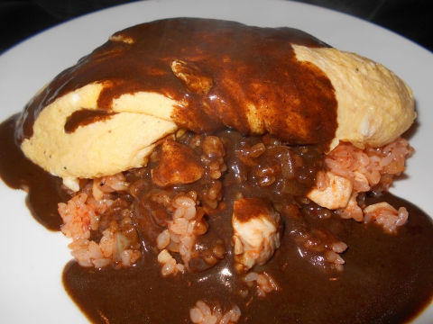 東京都練馬区田柄5丁目にある都営大江戸線の光が丘駅と練馬春日町駅駅近くの洋風居酒屋ケイアンドワイドリームK&YDreamのスペシャルオムライス