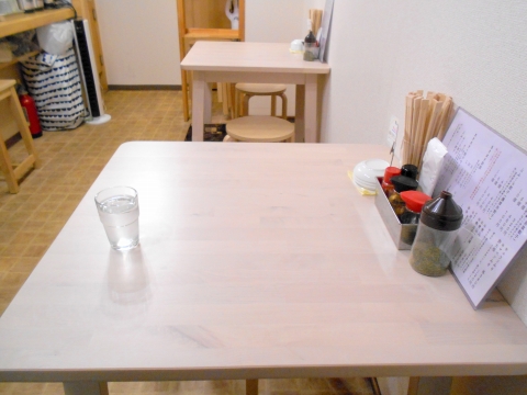 東京メトロ副都心線及び有楽町線の地下鉄赤塚駅と平和台駅を最寄駅とする東京都練馬区田柄2丁目にある餃子専門店餃子ダイニングふくらの店内 東京メトロ副都心線及び有楽町線の地下鉄赤塚駅と平和台駅を最寄駅とする東京都練馬区田柄2丁目にある餃子専門店餃子ダイニングふくらの店内