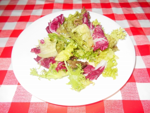 神奈川県川崎市川崎区砂子１丁目にあるスペイン料理のお店「La Colmena　ラ コルメナ」サラダ