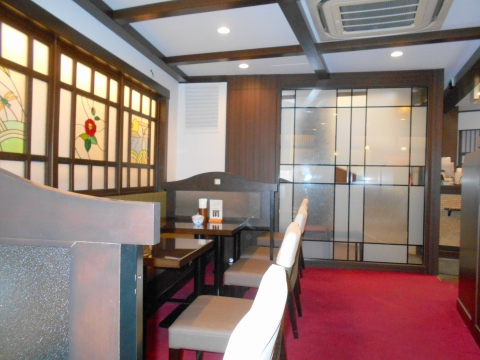 埼玉県所沢市日吉町にある喫茶店「椿屋カフェ　所沢駅前店」店内