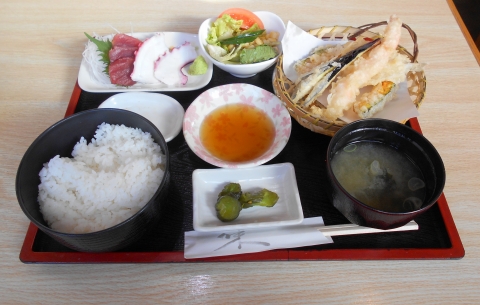 東京都江戸川区瑞江2丁目にある居酒屋「かまどや　瑞江店」かまどや定食