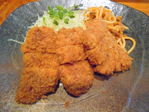 神奈川県川崎市川崎区砂子１丁目にあるとんかつ店「㐂多八（喜多八）」特ヒレカツ