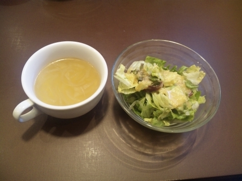 埼玉県所沢市上安松にあるステーキ店「ステーキハウス 松木 所沢上安松店」 埼玉県所沢市上安松にあるステーキ店「ステーキハウス 松木 所沢上安松店」スープ、サラダ