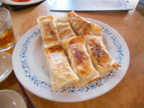 埼玉県川口市戸塚３丁目にある中華料理店「グルメチャイナ坊 上海酒家 東川口店」油淋鶏定食　点心セットの棒餃子