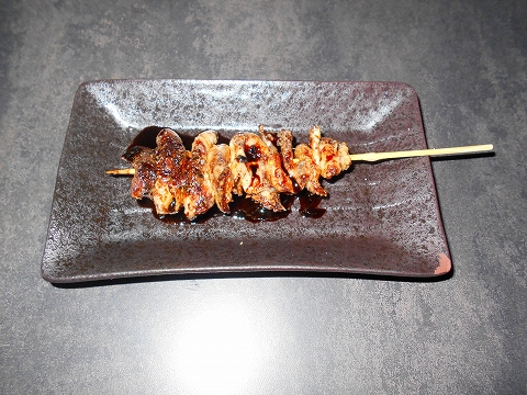 神奈川県川崎市中原区木月2丁目にある焼鳥、串焼のお店「炭火串焼 㐂酉(喜酉)」 東急東横線と東急目黒線の元住吉駅を最寄駅とする神奈川県川崎市中原区木月2丁目にある焼鳥と串焼のお店炭火串焼㐂酉喜酉きどりのひな皮秘伝タレ