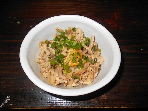 東急東横線と東急目黒線の元住吉駅を最寄駅とする神奈川県川崎市中原区木月2丁目にある焼鳥店やきとり家すみれ元住吉店のとり皮ポン酢