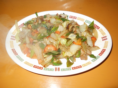 西武池袋線と西武狭山線の西所沢駅近くの埼玉県所沢市西所沢1丁目にある焼鳥店一休の肉野菜炒め