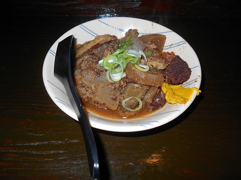 神奈川県川崎市中原区木月2丁目にある居酒屋「大衆酒亭 瓢箪」 東急東横線と東急目黒線の元住吉駅を最寄駅とする神奈川県川崎市中原区木月2丁目にある居酒屋瓢箪の牛すじ煮込み