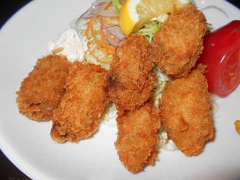 神奈川県川崎市中原区木月2丁目にある居酒屋「大衆酒亭 瓢箪」 東急東横線と東急目黒線の元住吉駅を最寄駅とする神奈川県川崎市中原区木月2丁目にある居酒屋瓢箪のカキフライ