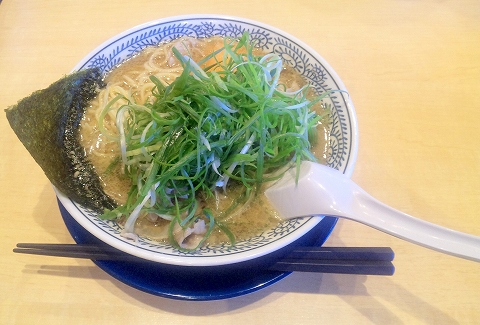 埼玉県所沢市北野２丁目にあるラーメン店「丸源ラーメン　所沢北野店」ねぎ肉そば糖質50％カット麺