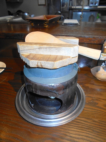 広島県広島市東区光町２丁目にある居酒屋「永遠の別宅～日隅庭～」真鯛の釜飯