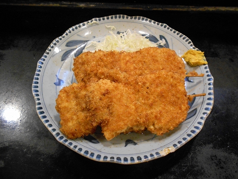 神奈川県川崎市中原区木月1丁目にある居酒屋「大衆酒場 亀勢」 東急東横線東急目黒線元住吉駅近くの川崎市中原区木月1丁目にある居酒屋亀勢の串かつ