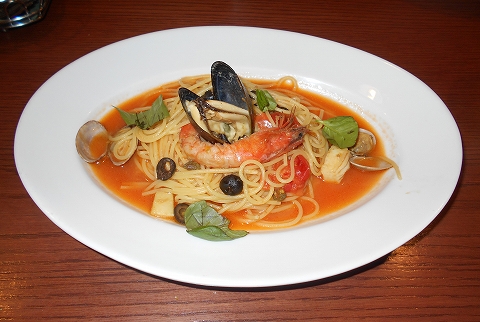 埼玉県所沢市東狭山ヶ丘5丁目にあるピザ、パスタ、イタリアンのお店「和伊's・inかまど 本店」 西武池袋線の狭山ヶ丘駅近くの埼玉県所沢市東狭山ヶ丘5丁目にあるピザパスタイタリアンのお店和伊’sinかまど本店の魚介のパスタナポリ風ソース