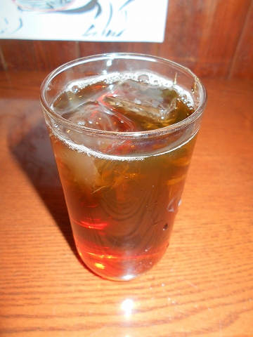 東京都練馬区豊玉北の都営大江戸線と西武池袋線と西武有楽町線の練馬駅近くにある春田屋のウーロン茶