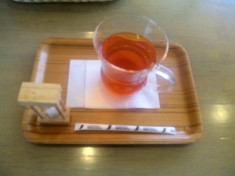 武蔵野線の越谷レイクタウン駅を最寄駅とする埼玉県北葛飾郡松伏町上赤岩にある3cafe'サンカフェのホットレモンティー