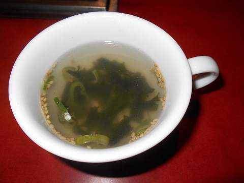 京急本線と京急大師線の京急川崎駅を最寄駅とする神奈川県川崎市川崎区駅前本町にある焼肉店牛兵衛川崎ダイス店の牛ヒレ焼肉ランチ150gのスープ