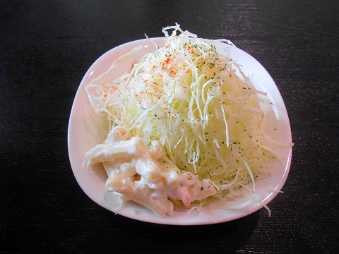 東武東上線のみずほ台駅近くの埼玉県富士見市東みずほ台2丁目にある洋食店洋食エリーゼえいすけのビーフカツレツ定食のサラダ
