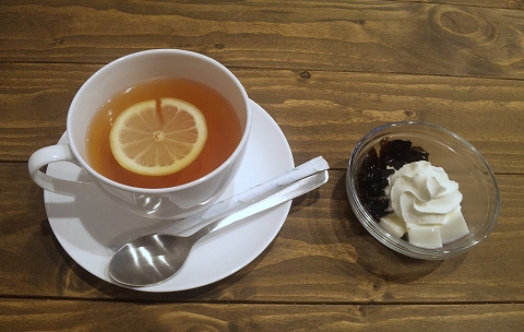 "埼玉県越谷市千間台東の東武スカイツリーラインのせんげん台駅近くにあるpianocafe美時音のランチのドリンクとデザート/