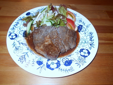 東京都練馬区練馬4丁目にあるイタリアン、居酒屋の「Dining 夢民家 mu-minchi」牛肉ステーキ 東京都練馬区練馬4丁目にあるイタリアン、居酒屋の「Dining 夢民家 mu-minchi」牛肉ステーキ