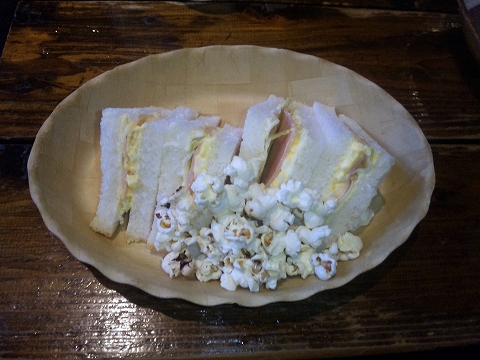 埼玉県越谷市花田2丁目にある喫茶店「珈琲屋OB 花田店」 東武スカイツリーラインの北越谷駅を最寄駅とする東京都江東区清澄2丁目にある埼玉県越谷市花田2丁目にある喫茶店の珈琲屋OB花田店のハーフサンドセット