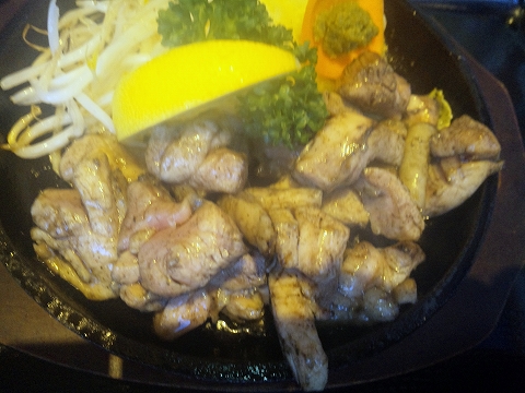  JR内房線の君津駅を最寄駅とする千葉県君津市杢師もくし2丁目にある九州料理居酒屋もん勝の鶏炭火焼定食の鶏炭火焼