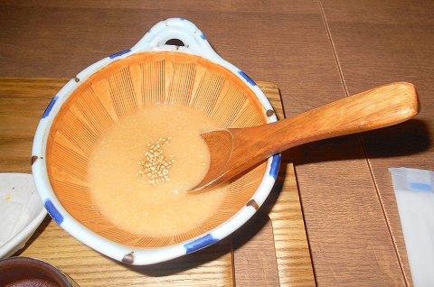 f:id:morigen1:20180908142416j:plain JR山手線とJR埼京線と京王井の頭線と東急田園都市線と東急東横線と東京メトロ半蔵門線と東京メトロ副都心線の渋谷駅を最寄駅とする東京都渋谷区渋谷2丁目にあるカフェとダイニングのkawara CAFEKITCHENPLUS 東急東横店の鶏もも肉の香味唐揚げ&特製出汁とろろ定食