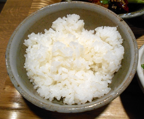 f:id:morigen1:20180908142435j:plain JR山手線とJR埼京線と京王井の頭線と東急田園都市線と東急東横線と東京メトロ半蔵門線と東京メトロ副都心線の渋谷駅を最寄駅とする東京都渋谷区渋谷2丁目にあるカフェとダイニングのkawara CAFEKITCHENPLUS 東急東横店の鶏もも肉の香味唐揚げ&特製出汁とろろ定食のご飯